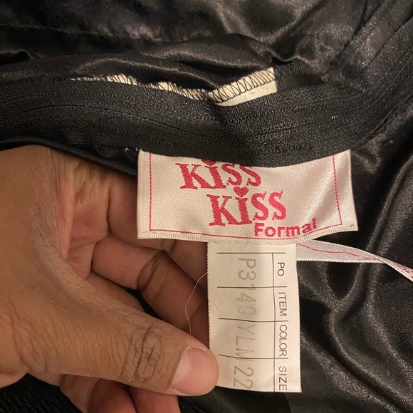 Formula Halter Formal Yellow, Black, & White Gown - Picture 7 of 8